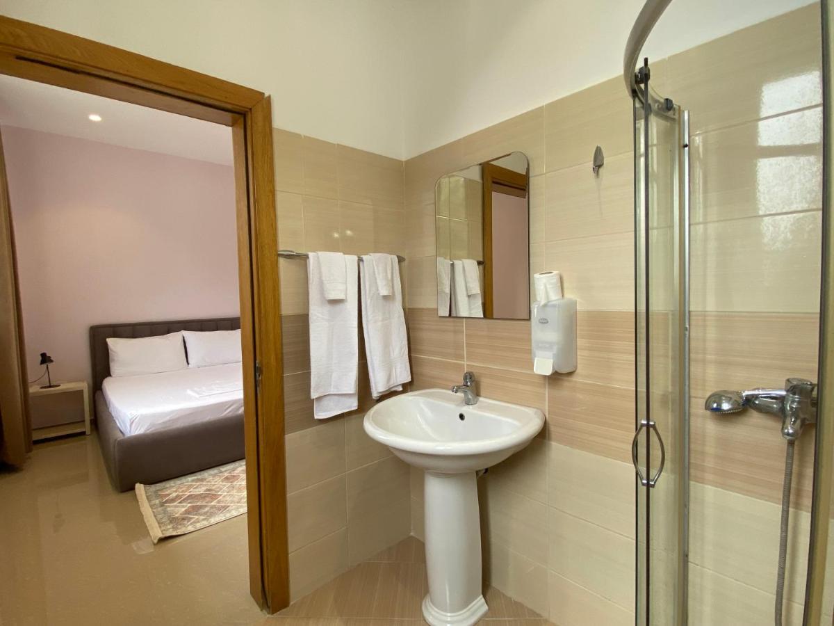 Guesthouse Niko Μπεράτ Εξωτερικό φωτογραφία