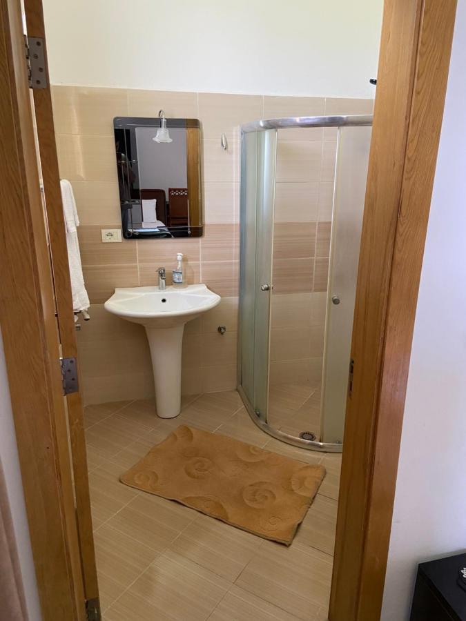 Guesthouse Niko Μπεράτ Εξωτερικό φωτογραφία