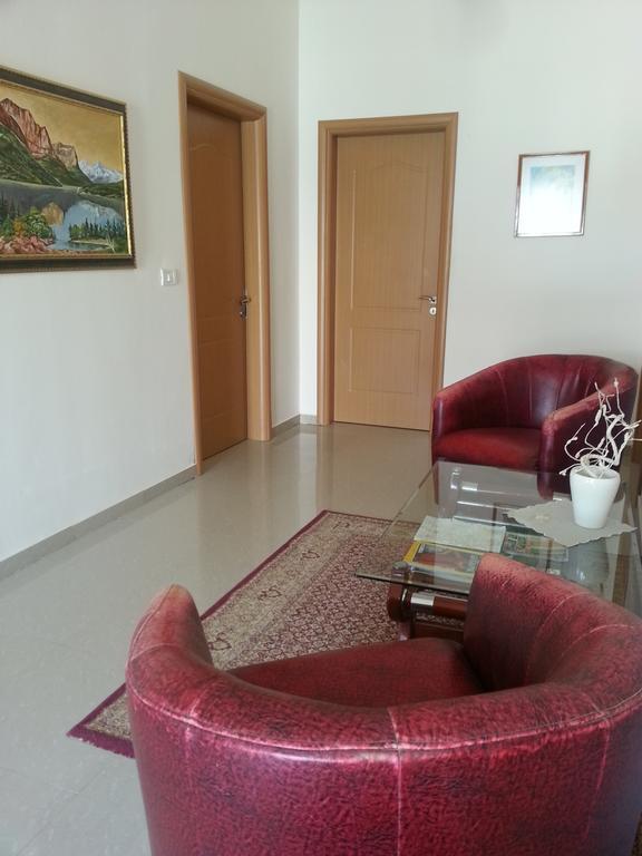 Guesthouse Niko Μπεράτ Εξωτερικό φωτογραφία